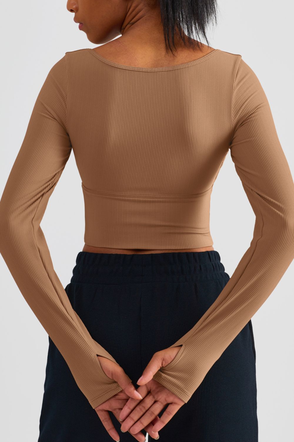 Scoop Neck Thumbhole Sleeve Cropped Sports Top - Groove Rabbit