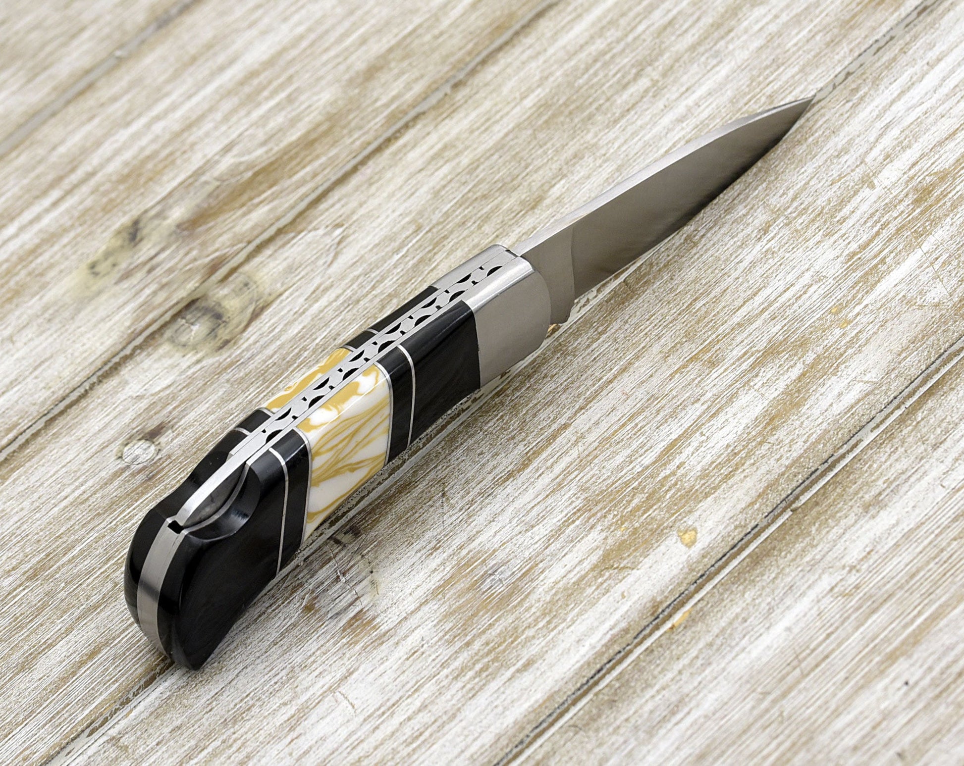 Shokunin USA Crux D2 Steel Folding Pocket Knife: Enhance Your Cutting Experience - Groove Rabbit